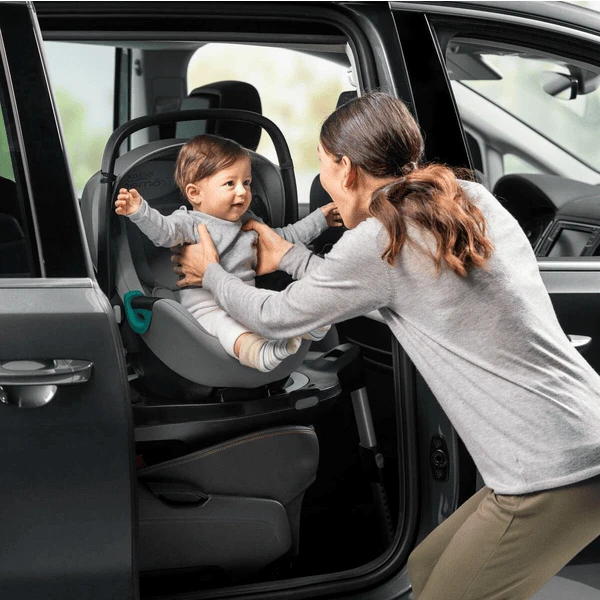 Britax Römer Seggiolino Auto Baby-Safe 3 I-Size Inclusa Base Flex 5Z, Grigio Ghiaccio 2 Britax Römer Seggiolino Auto Baby-Safe 3 I-Size Inclusa Base Flex 5Z, Grigio Ghiaccio - immagine 2